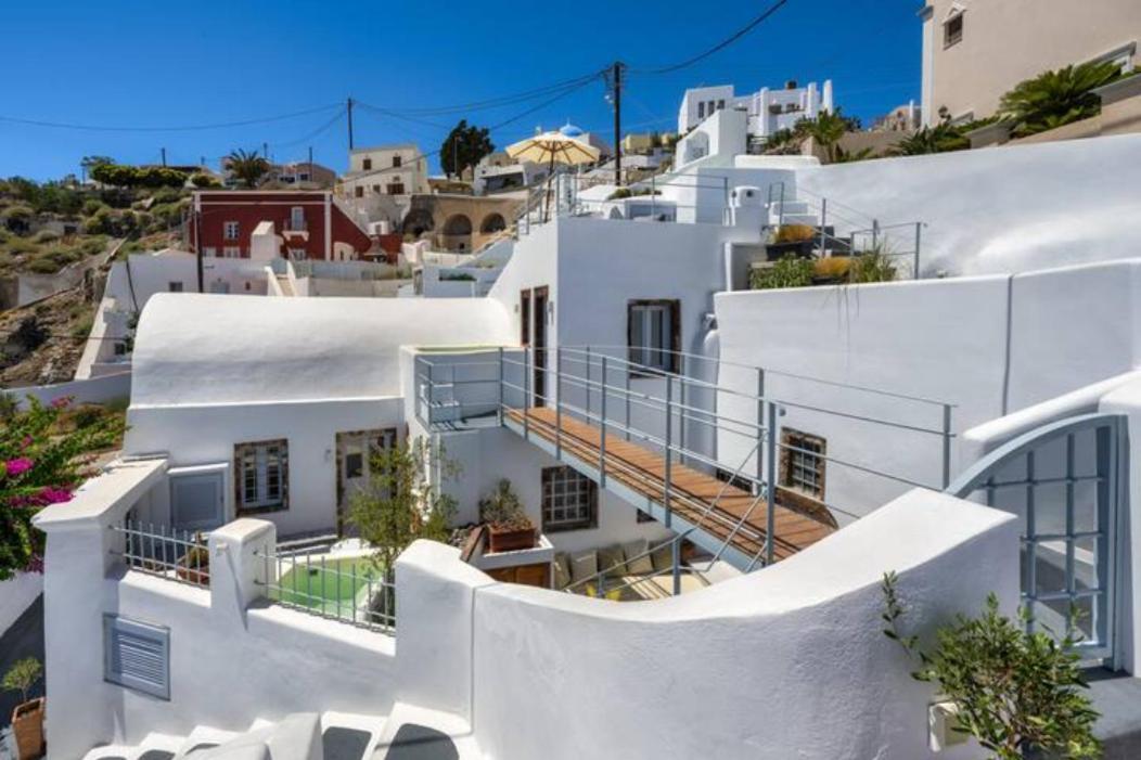 Petit Village Фира Екстериор снимка